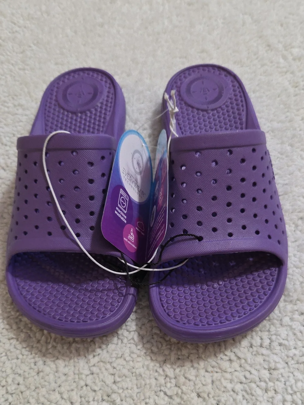 NWT TOTES SOLBOUNCE SLIDES